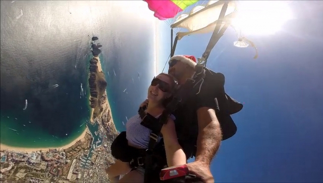  Descend with the selfiestick 